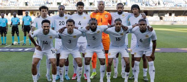 古拉索（Curaçao）是2026年世界盃最具話題性的首次參賽球隊之一，這支來自加勒比海的小型島嶼代表隊，不僅成功闖進決賽圈，更同時改寫了多項世界盃歷史紀錄，成為本屆最具「黑馬潛力」的代表之一。